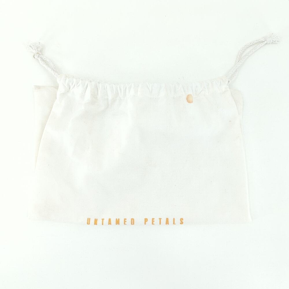 Untamed Petals Fiona Pearl Cathedral Veil White 2 Tiered Blusher Ruffle FLAW - Picture 13 of 14
